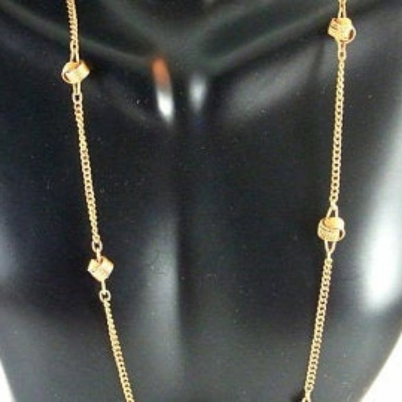 Vintage Avon Gold Knot Necklace - Picture 2 of 7